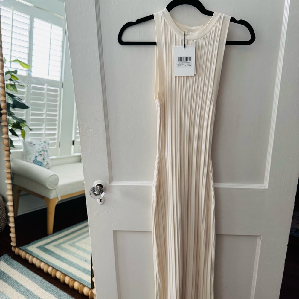 NWT DISSH Elegant Cream Sleeveless Dress